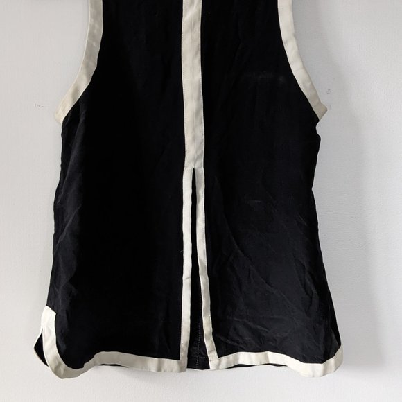 Black sleeveless silk top with split back - Picture 2 of 8